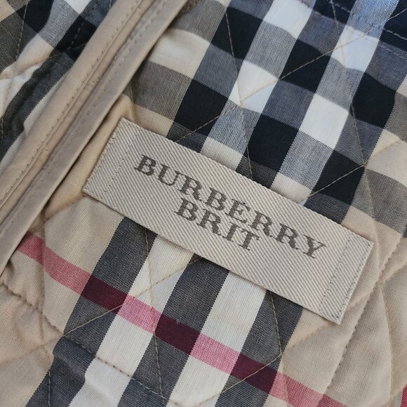 Burberry Quilted Jacket "EUC" - Picture 12 of 16